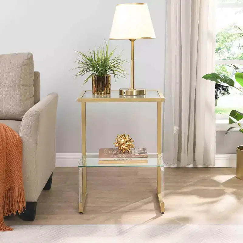 Table d'appoint moderne en C à 2 niveaux avec plateau et étagère en verre, table d'appoint avec cadre en métal, table de canapé pour salon, chambre, doré