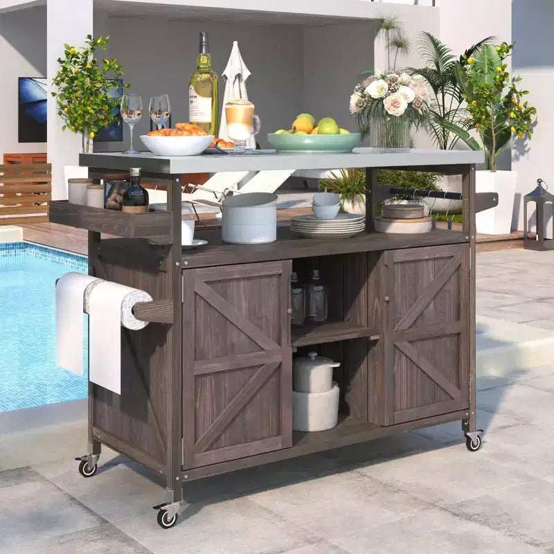 Îlot de cuisine extérieur avec plateau en acier inoxydable, chariot de cuisine en bois avec portes, étagères et porte-épices, îlot de cuisine roulant